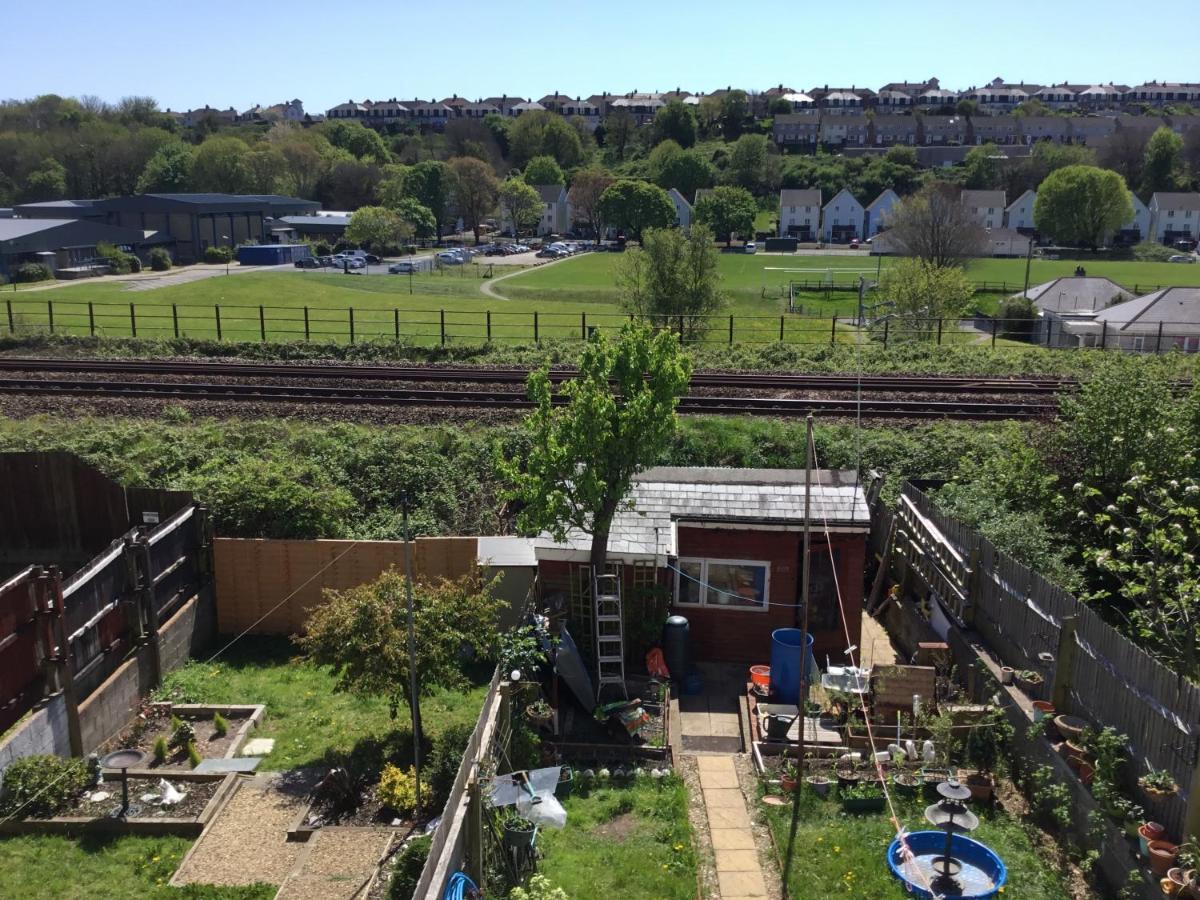 Apartment With Shared Garden And Basic Equipments Plymouth Eksteriør bilde